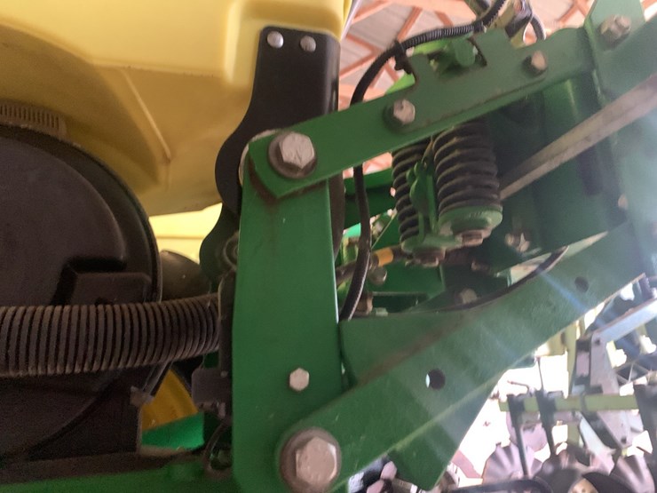 john-deere-1725-image-21