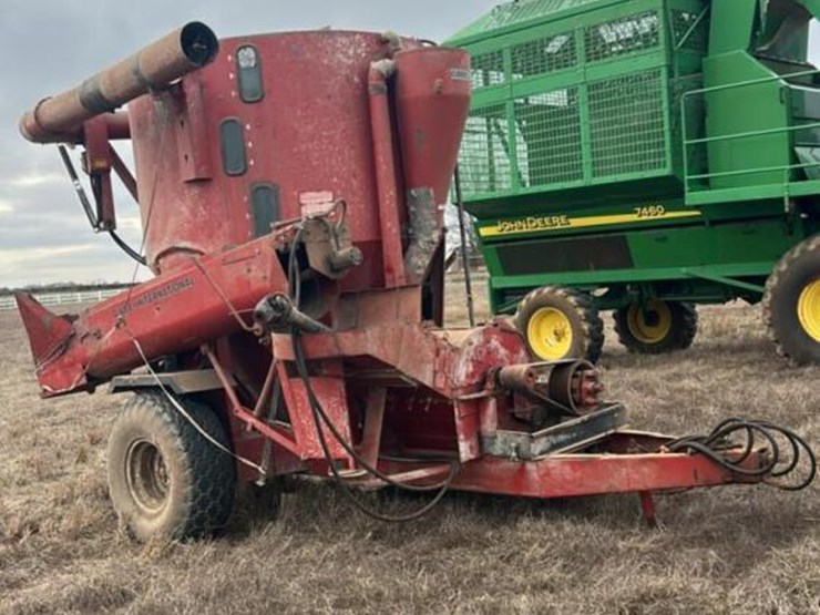 case-ih-1350-image-2