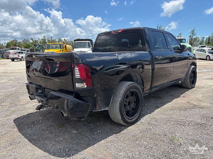 2014-dodge-1500-image-3