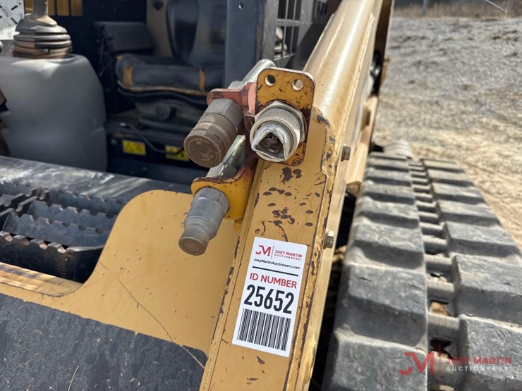 caterpillar-246b-image-8