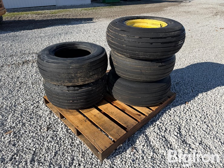 11l-15-tires-&-6-bolt-rims-image-1