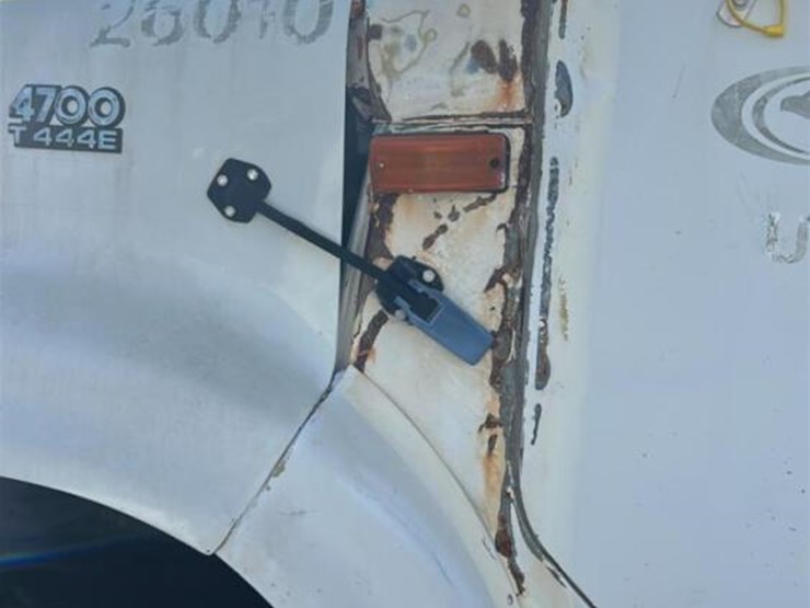 1995-international-4700-image-9