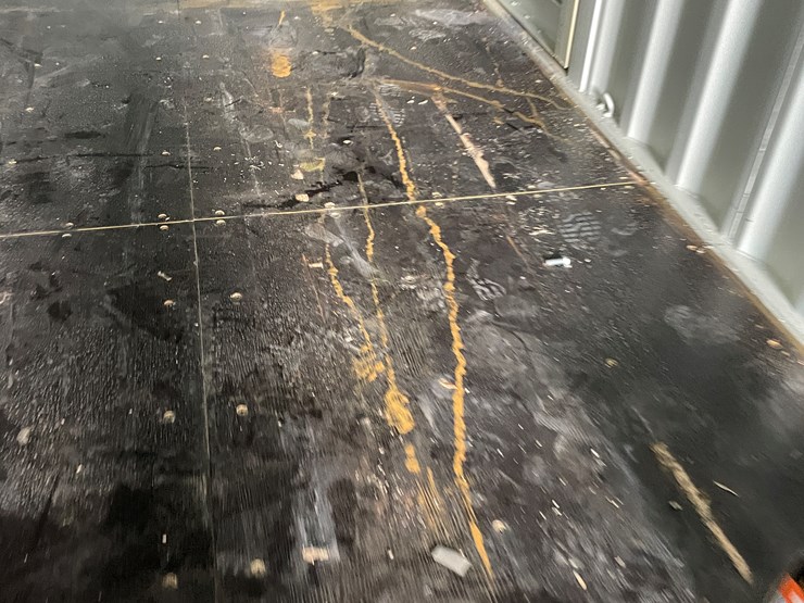 #200c-•-40'-container-image-37