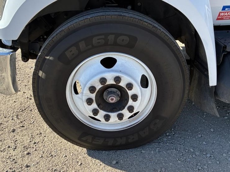 2017-ford-f650-image-9