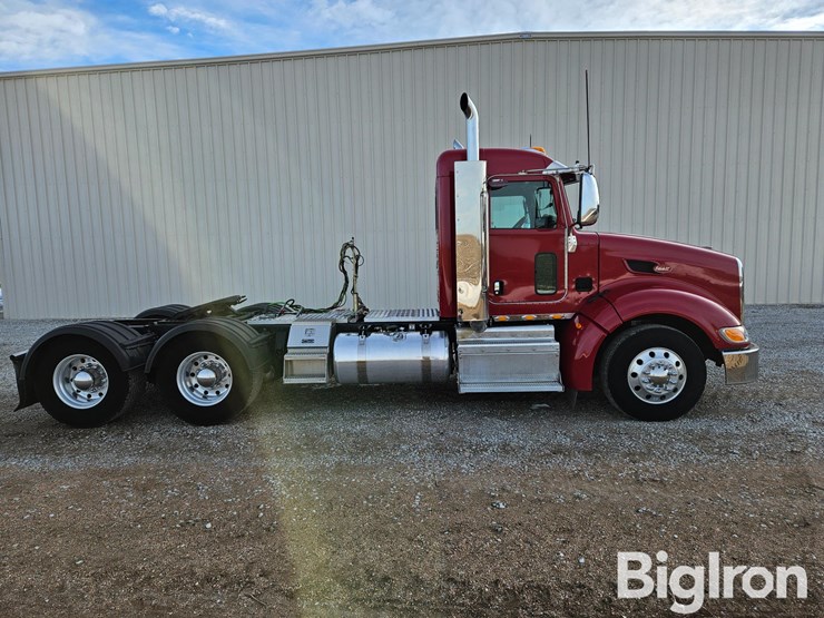 2013-peterbilt-386-image-4