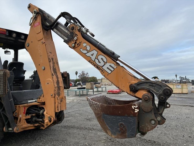 2018-case-580sn-image-13