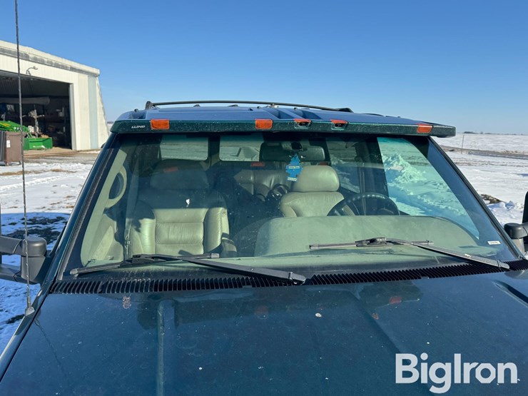 1996-chevrolet-suburban-1500-image-11