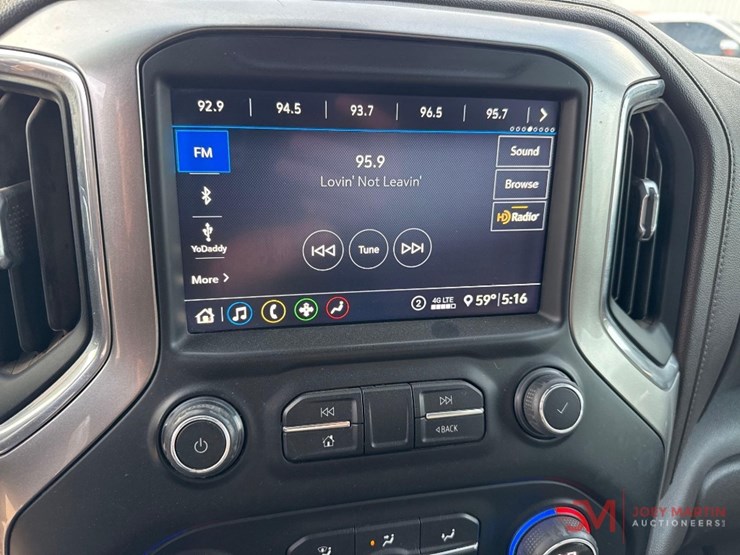 2020-chevrolet-1500-image-29