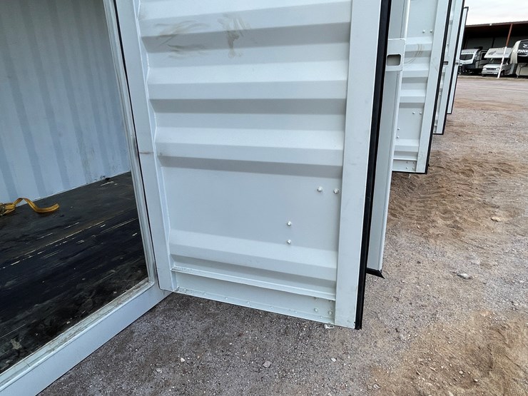 #200e-•-40'-container-image-30