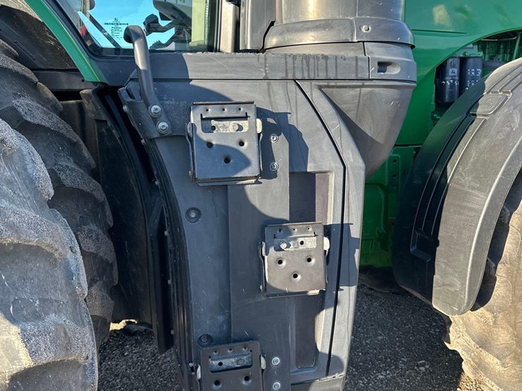 2017-john-deere-8400r-image-13