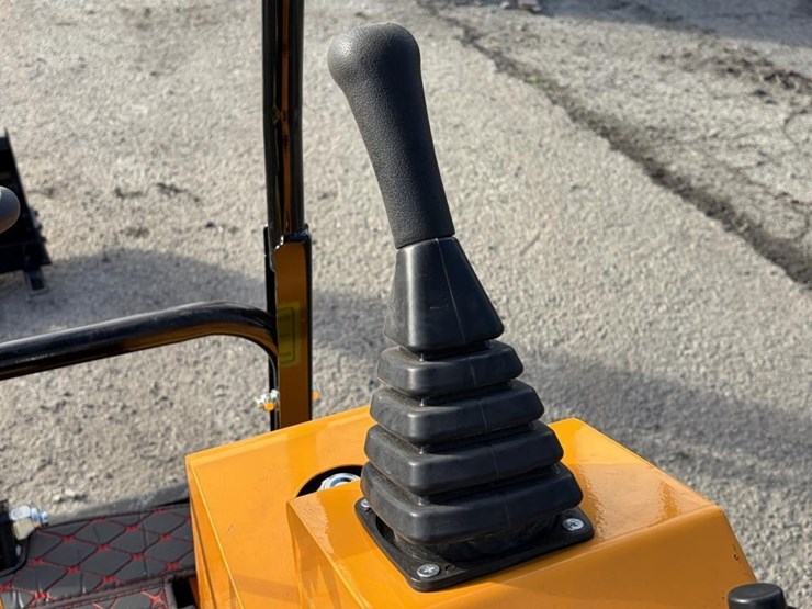 2025-vicsec-vc15-excavator-image-17