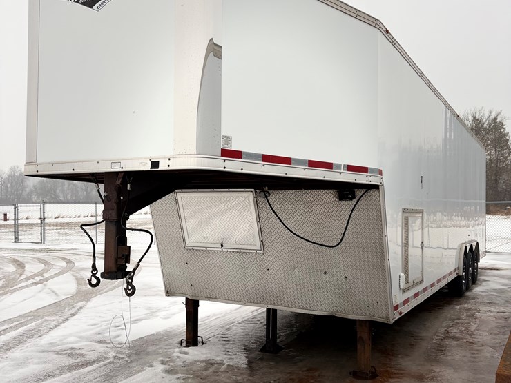 #355-•-2018-vintage-enclosed-trailer-(has-mn-title)-(clintonville,-wi)-image-1