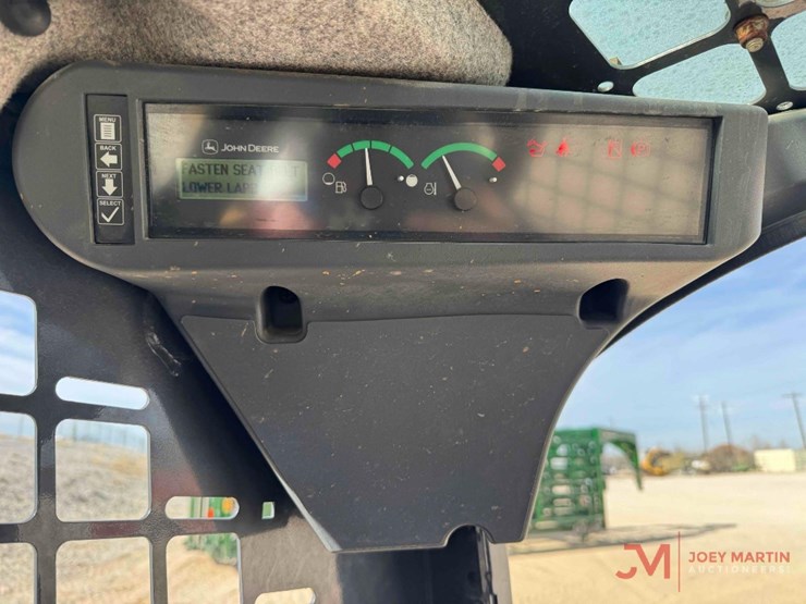 2022-deere-317g-image-18