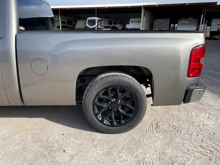 #104-•-2012-chevy-silverado-(salvaged-nm-title)-image-33