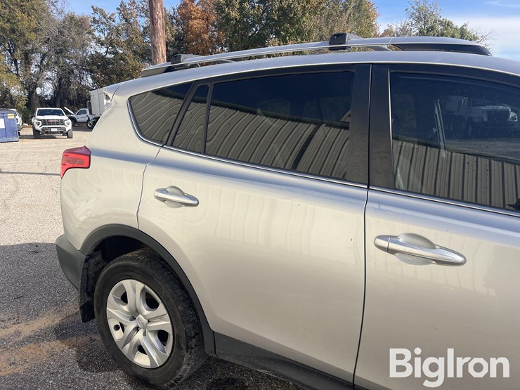 2013-toyota-rav4-le-image-16