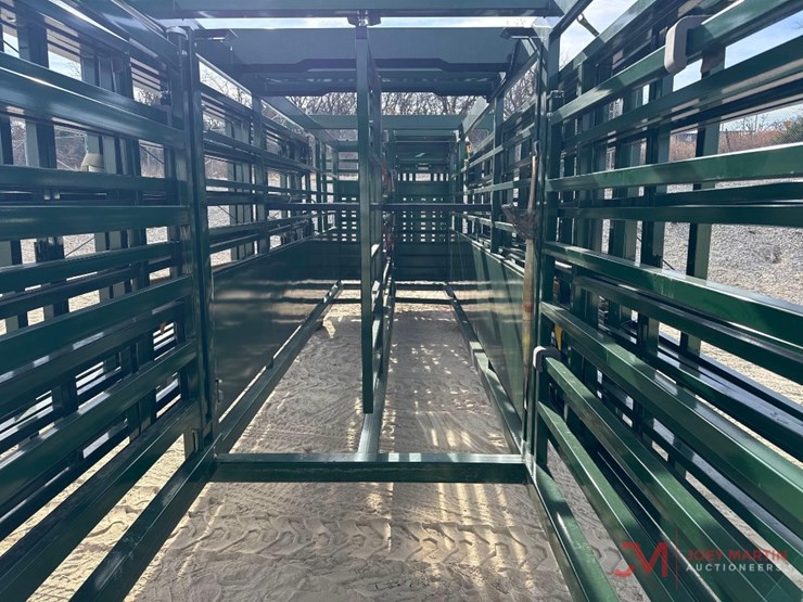 arrowquip-heeler-towable-gooseneck-corral-pen-image-29