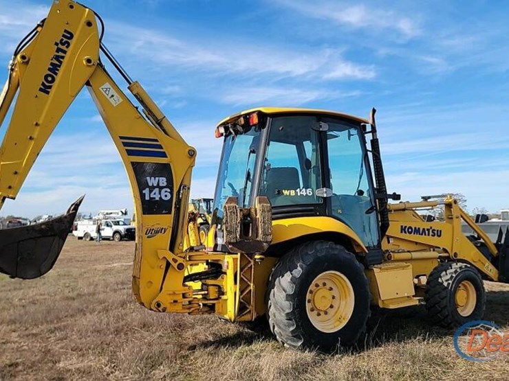 komatsu-wb146-image-3