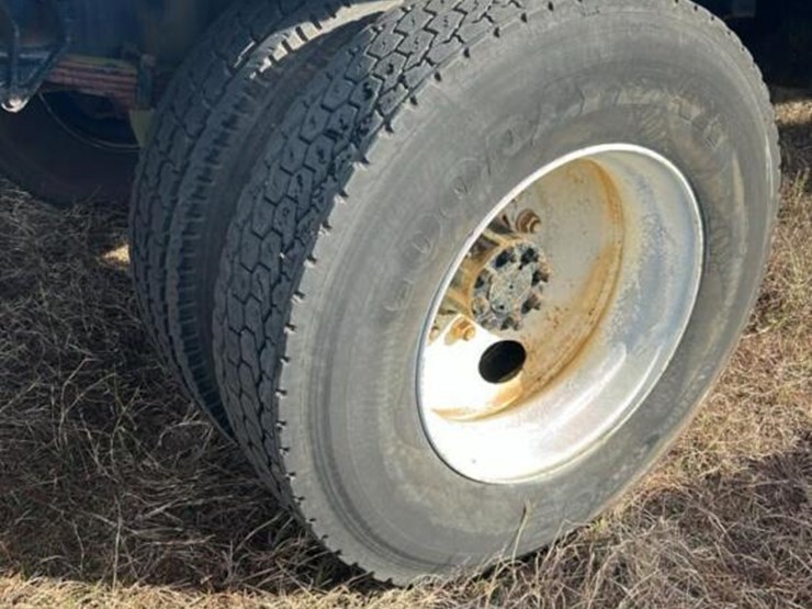 2004-international-durastar-4300-image-7