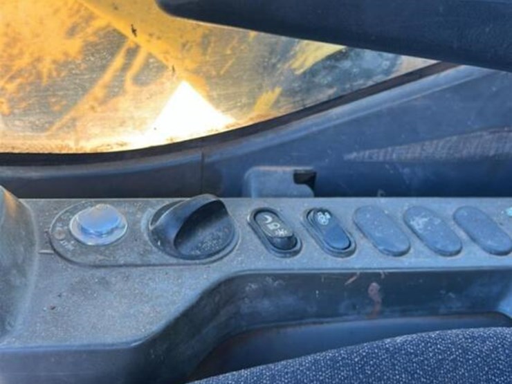 komatsu-pc270-lc-image-19