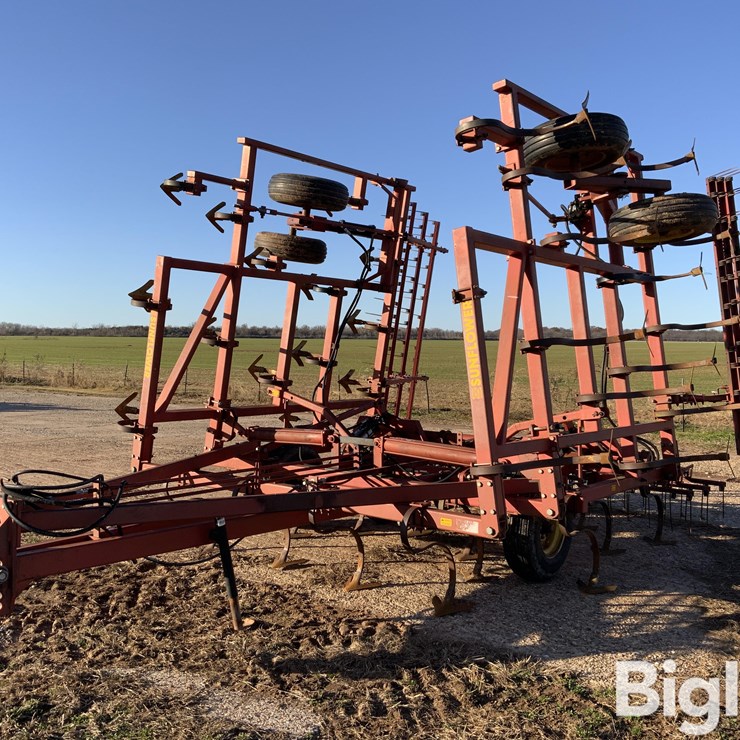 Sunflower 5331 Field Cultivator