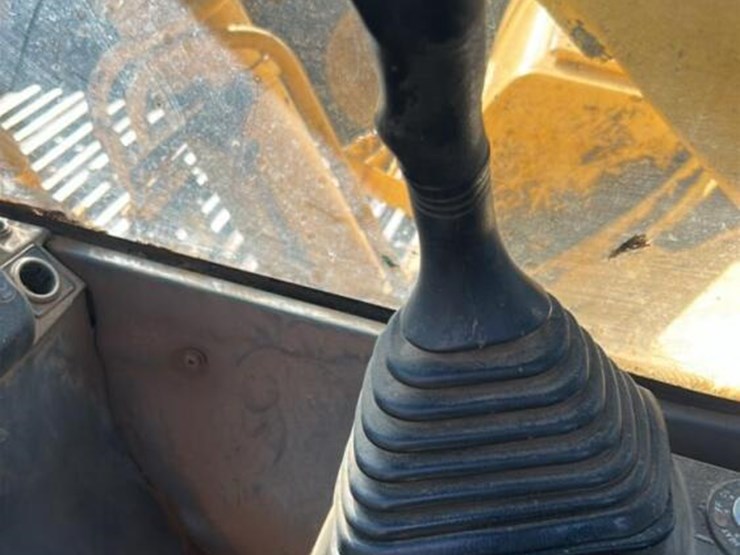 komatsu-pc270-lc-image-18