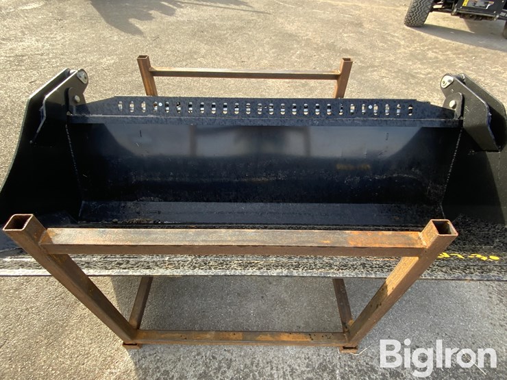 2025-giyi-kh72-4-in-1-skid-steer-bucket-image-15