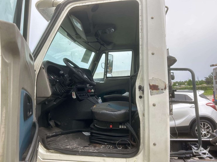 2012-international-prostar-image-10