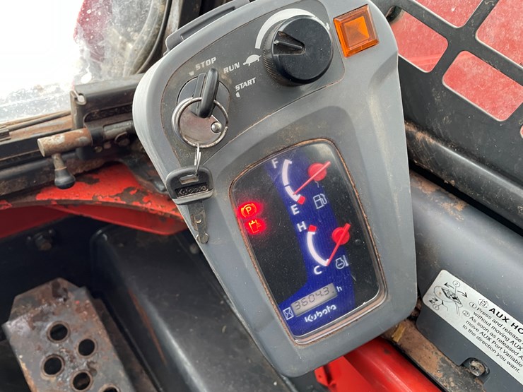 2022-kubota-ssv65-image-43