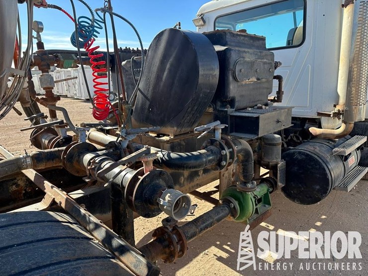 (x)-2006-mack-cv713-t/a-kill-truck,-vin-1m2ag11y9...-image-5