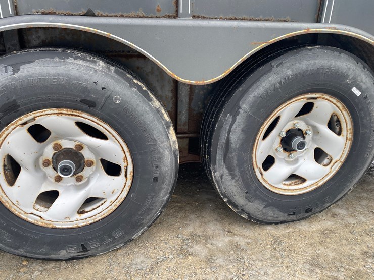 #360-•-2004-delta-stock-trailer-(has-wi-title)-(helenville,-wi)-image-6