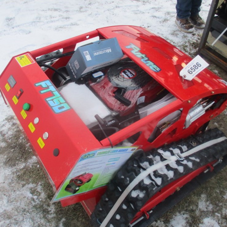 #6586 • Radio Controlled Lawn Mower remote control ,cutting width 550mm, blade can be lift