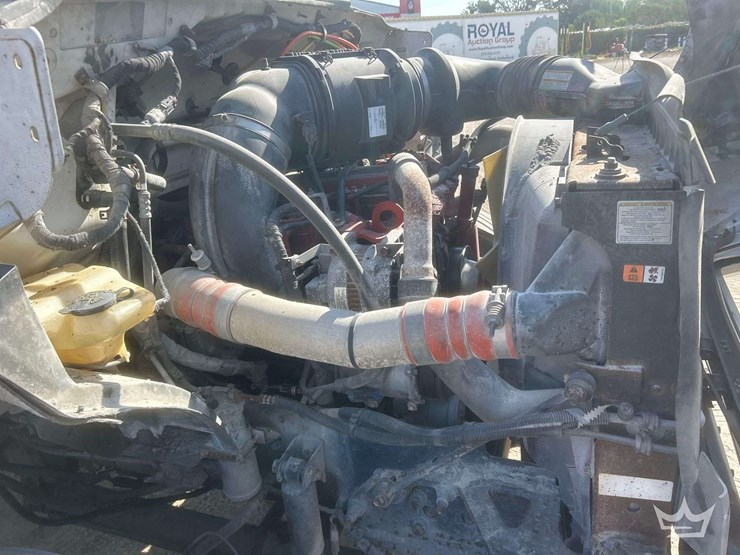 2011-ford-f750-image-8