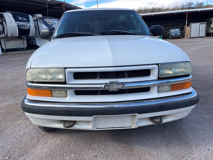 2002-chevrolet-s10-image-90