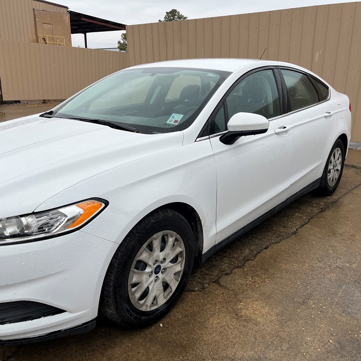 #20 • GOVERNMENT AGENCY ITEM | 2013 FORD FUSION