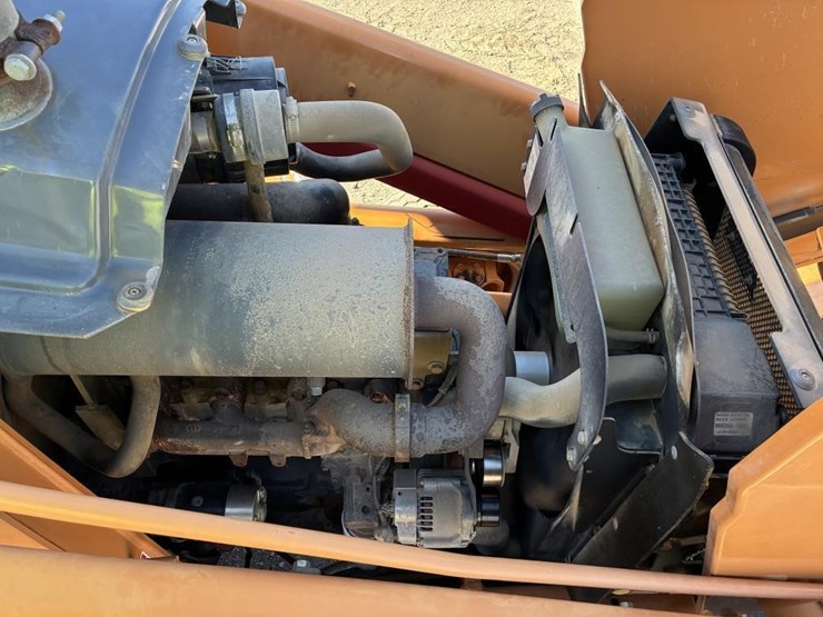 2004-case-580m-image-28