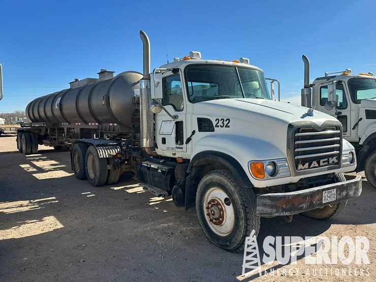 (x)-2005-mack-cv713-t/a-kill-truck,-vin-1m2ag11y7...-image-5