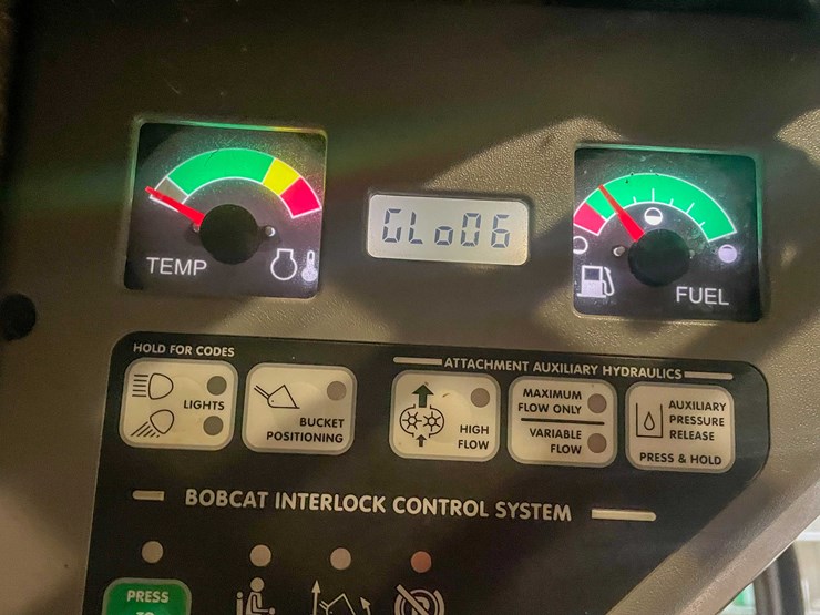#102-•-bobcat-skid-steer-(oshkosh,-wi)-image-21