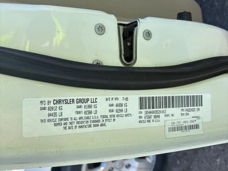 2009-dodge-caliber-image-16