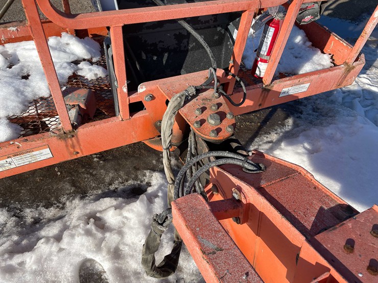 2002-jlg-600s-image-20