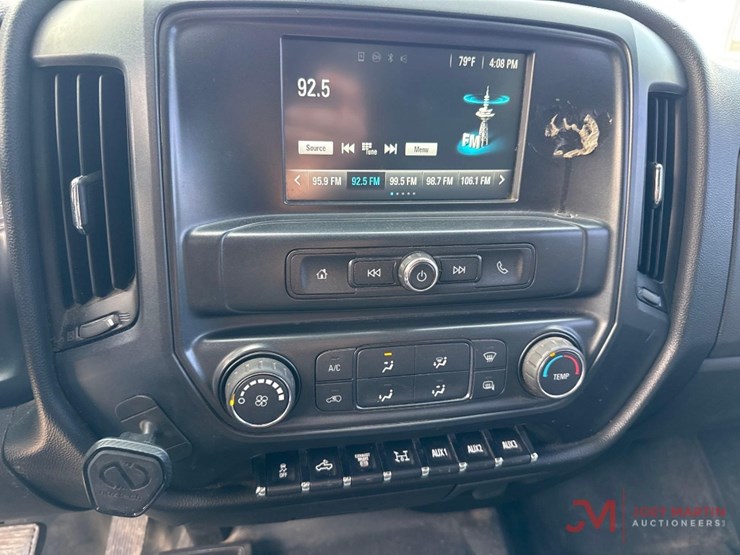 2016-chevrolet-silverado-3500-image-40