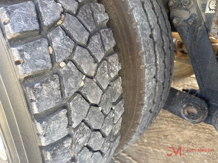 2013-kenworth-t800-image-25