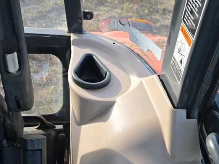 kubota-la1353-image-17