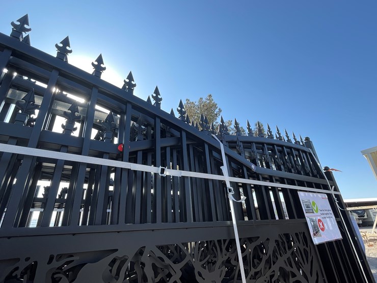 #3811-•-deer-motif-style-driveway-gates-image-4