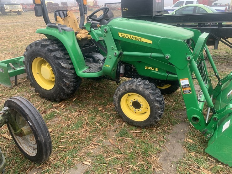 john-deere-3032e-image-5