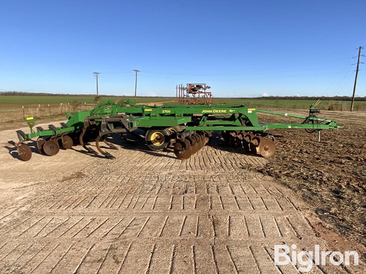 2014-john-deere-2700-image-4