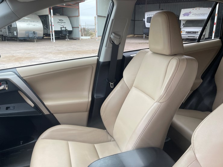 2013-toyota-rav4-image-67