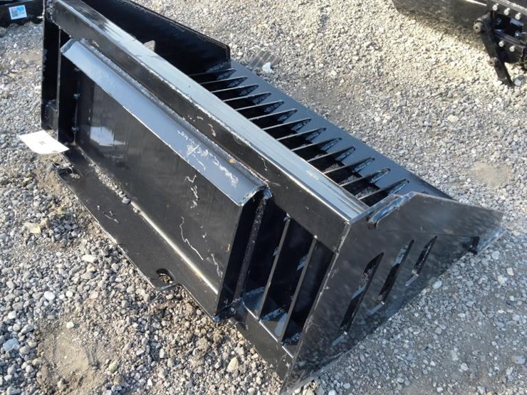 #36-•-mini-skid-steer-rock-bucket-image-2