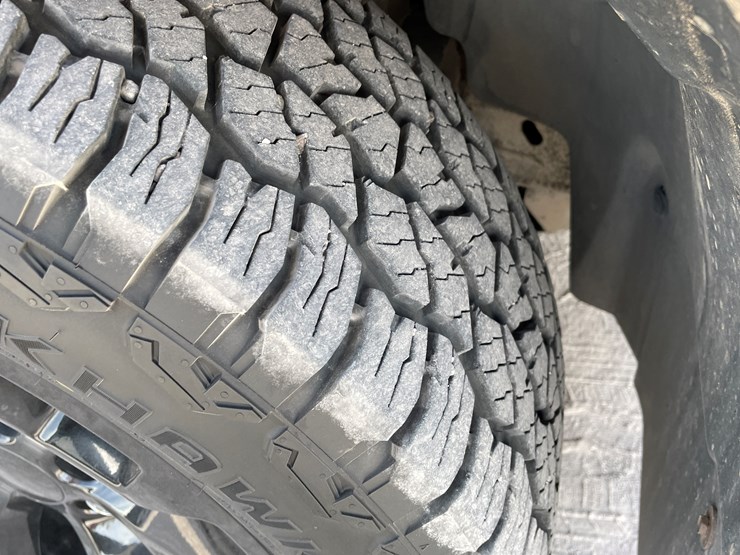 #104-•-2012-chevy-silverado-(salvaged-nm-title)-image-14