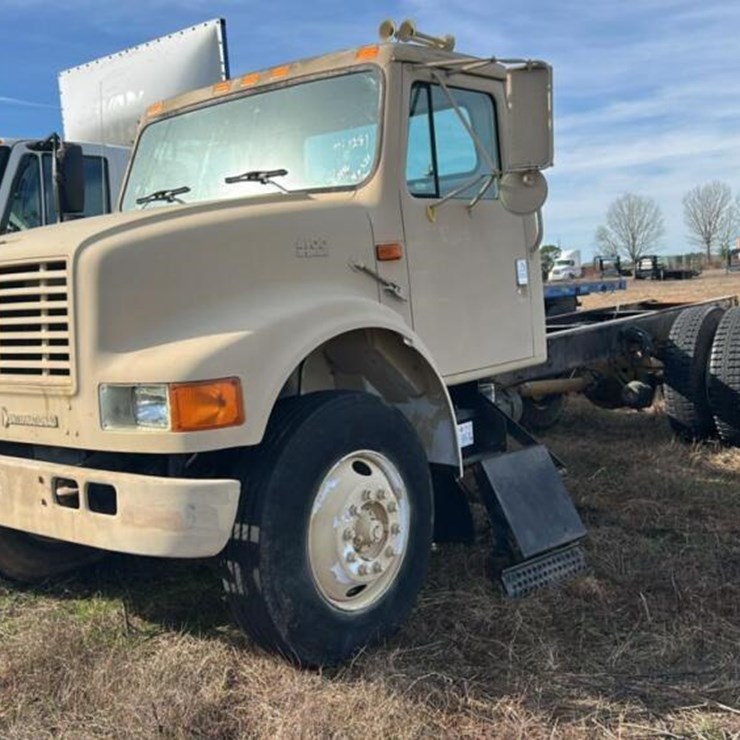 1997 INTERNATIONAL 4900