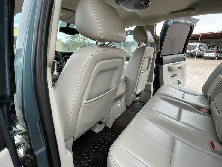 2011-chevrolet-silverado-2500hd-lt-image-114